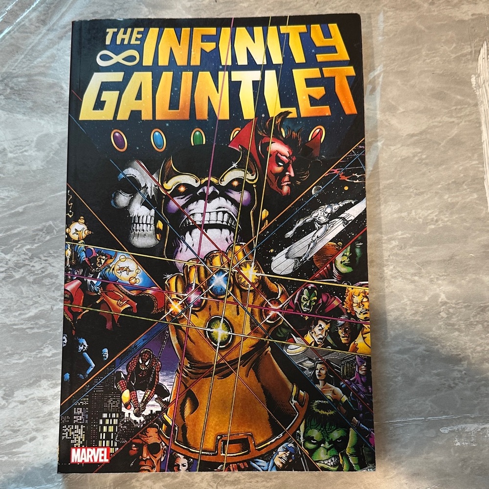 Marvel Infinity Gauntlet Graphic Novel - Multicolor Cover